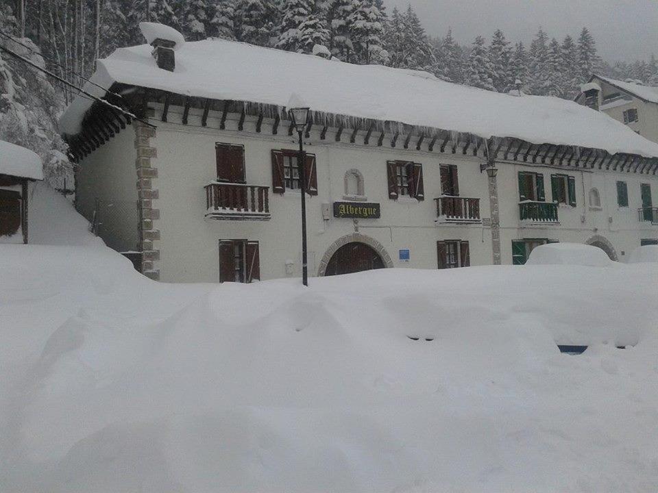 Albergue De Canfranc Estacion Exterior foto