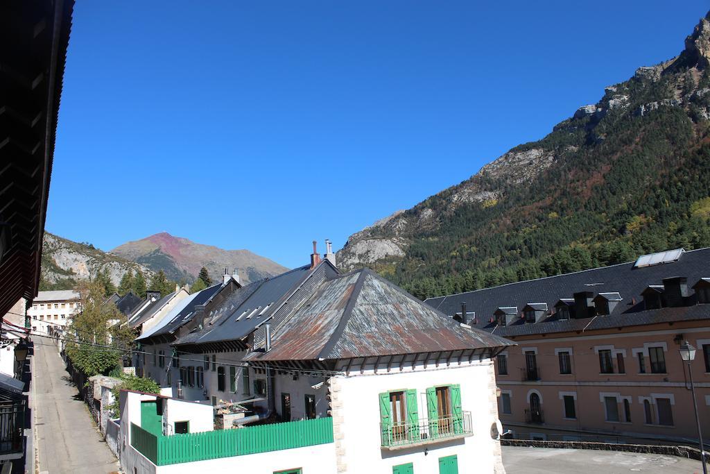 Albergue De Canfranc Estacion Zimmer foto