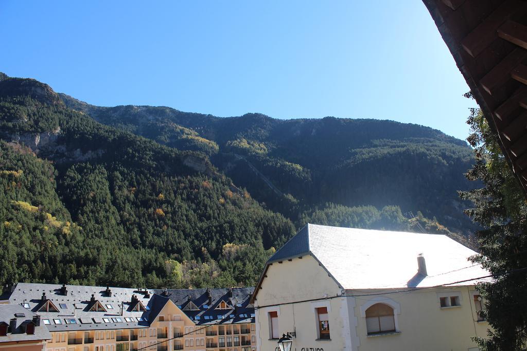Albergue De Canfranc Estacion Zimmer foto