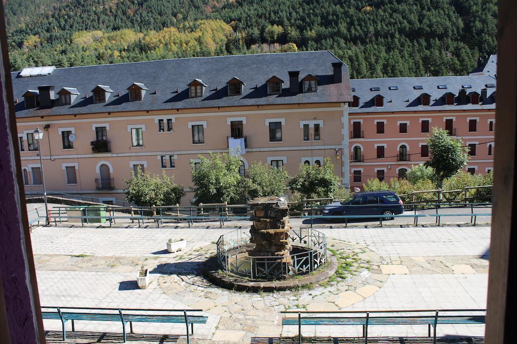 Albergue De Canfranc Estacion Zimmer foto